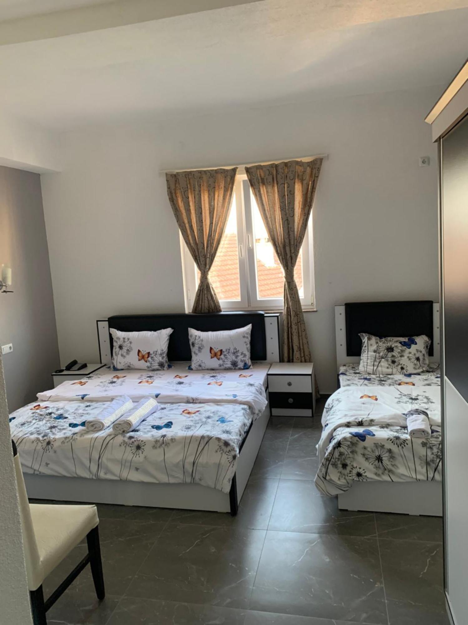 Hotel Albatros Prizren Eksteriør billede