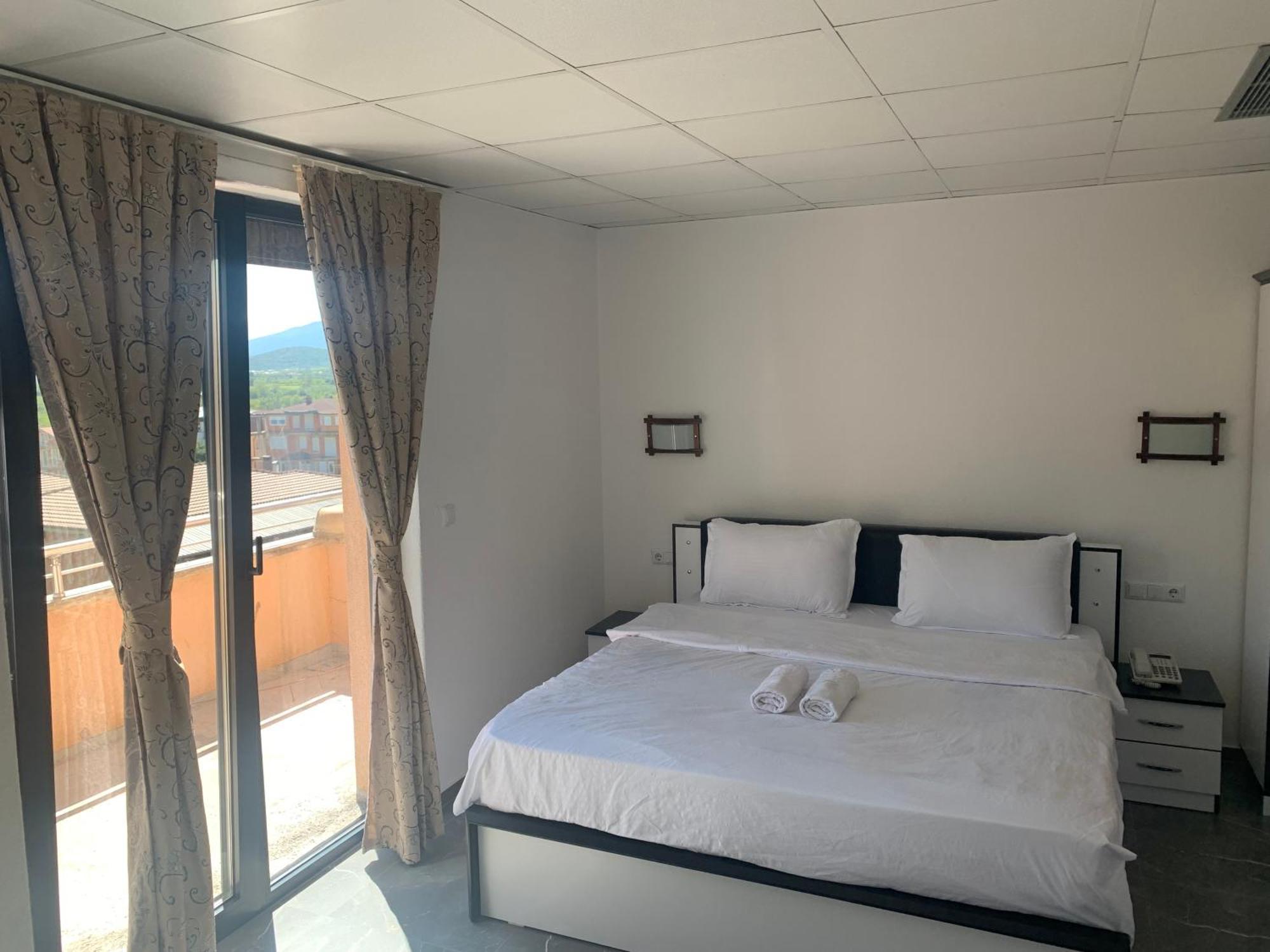 Hotel Albatros Prizren Eksteriør billede