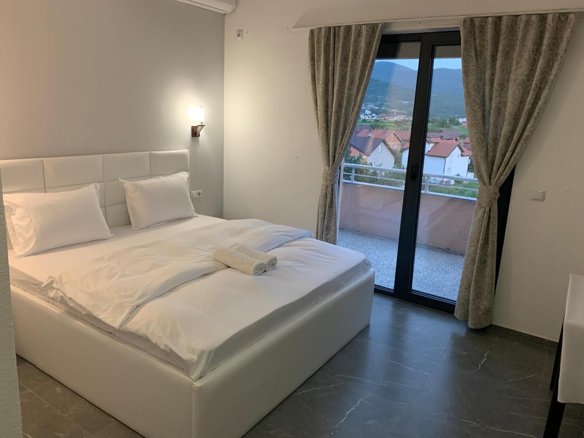 Hotel Albatros Prizren Eksteriør billede
