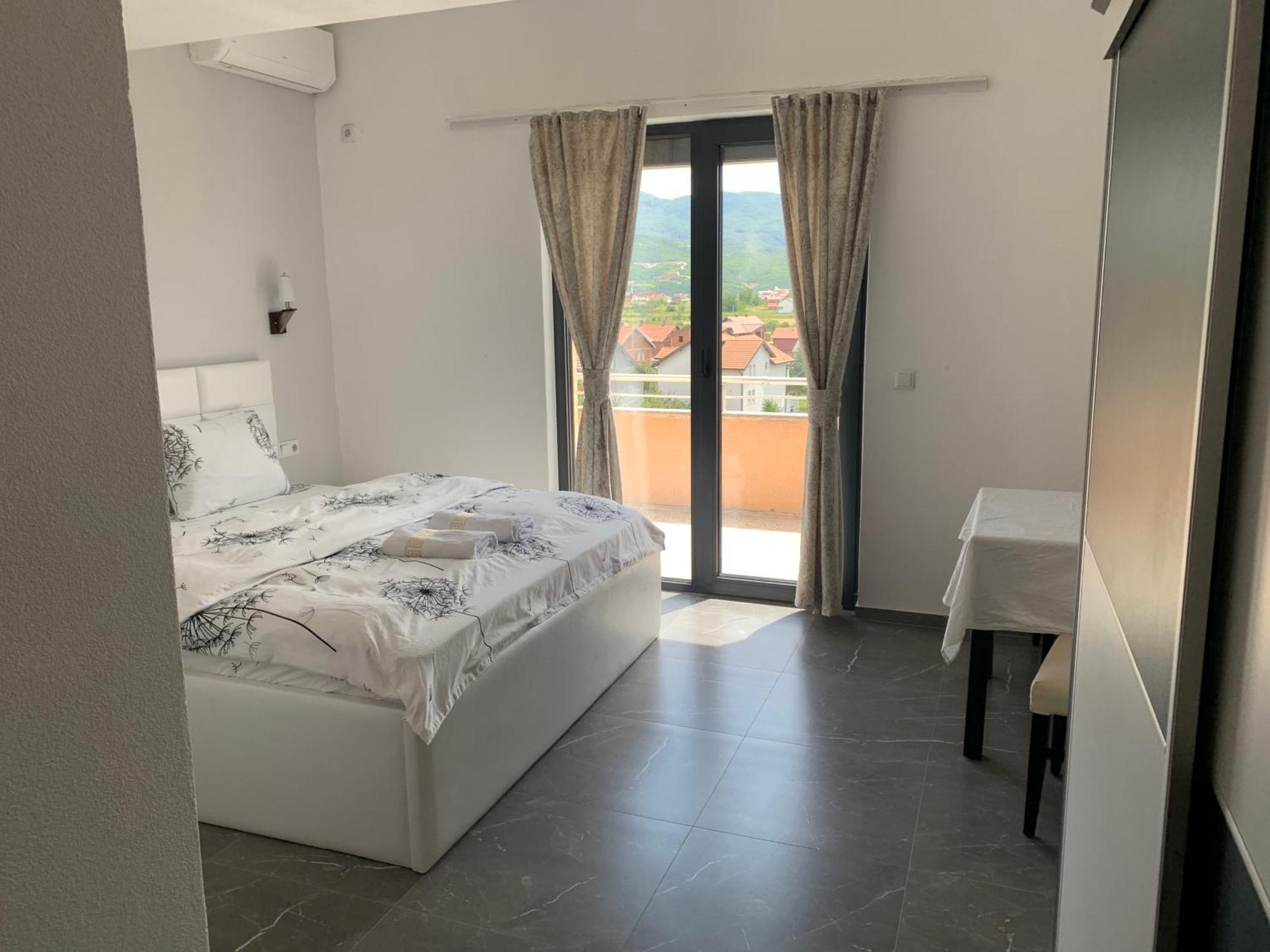 Hotel Albatros Prizren Eksteriør billede