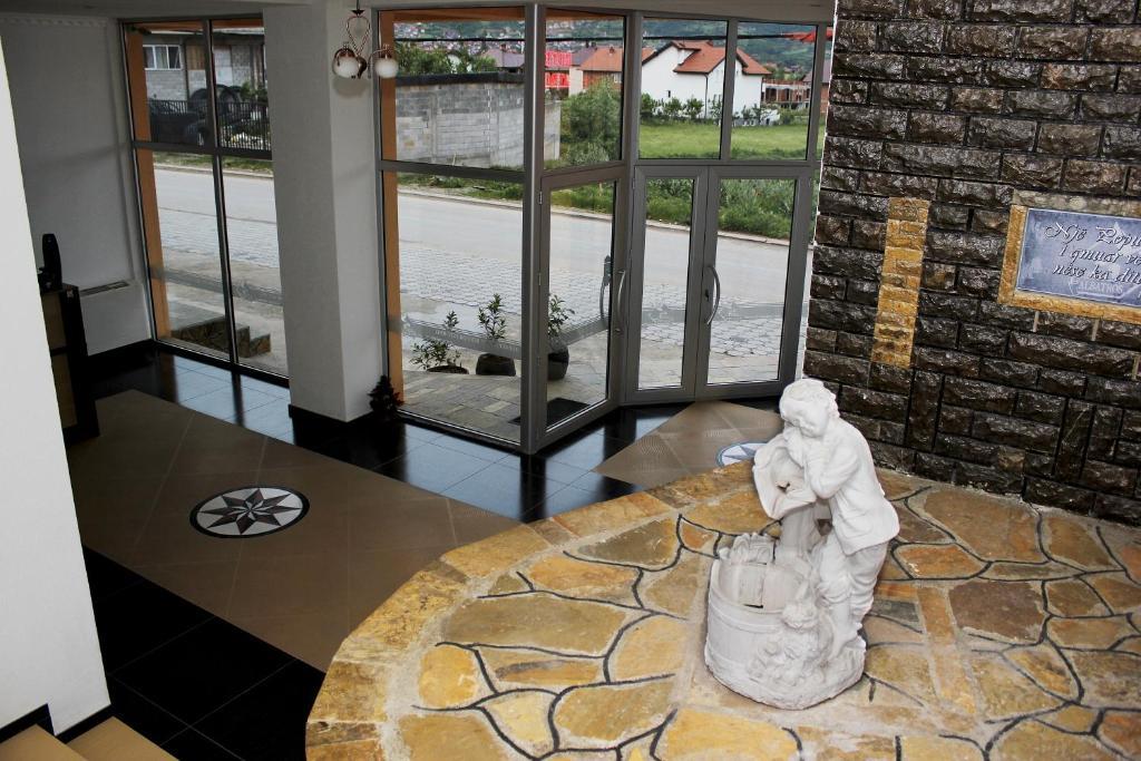 Hotel Albatros Prizren Eksteriør billede
